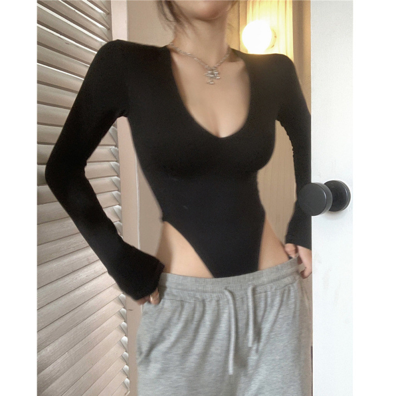 Dámsky overal s dlhým rukávom a výstrihom do V v americkom štýle, slim fit, strečový pás, vnútorná spodná košeľa, visiace tričko v rozkroku