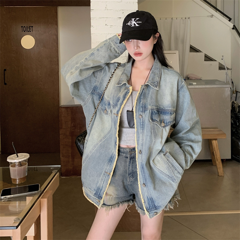 Plius dydžio moteriškas 2025 m. ankstyvą pavasarį naujas storas sesers retro vaikino vėjo prašmatnus skalbto silueto laisvalaikio džinsinis paltas