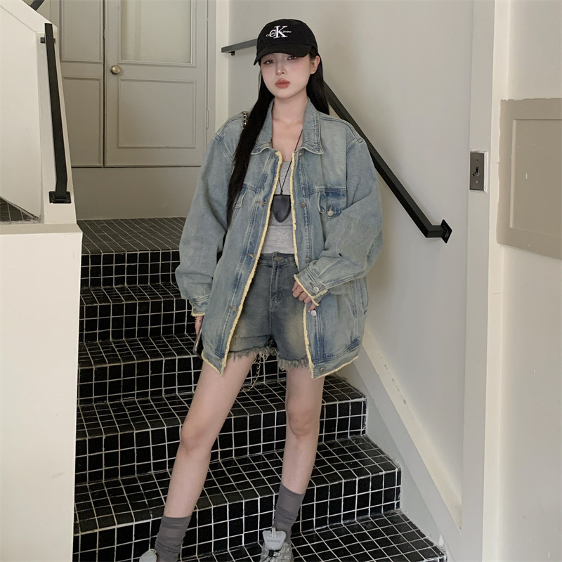 Plius dydžio moteriškas 2025 m. ankstyvą pavasarį naujas storas sesers retro vaikino vėjo prašmatnus skalbto silueto laisvalaikio džinsinis paltas