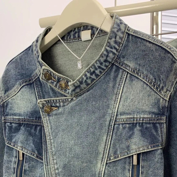 Γυναικείο τζιν μπουφάν υψηλής ποιότητας με ρετρό σχεδιασμό σε αμερικανικό στιλ και γιακά, για την άνοιξη και το φθινόπωρο του 2024, νέο χαλαρό κοντό μπουφάν