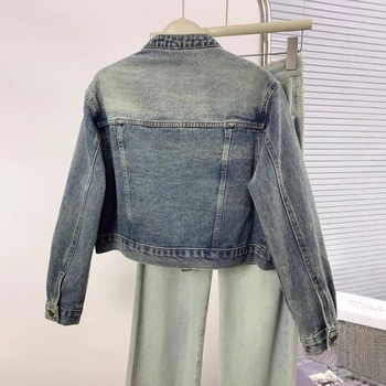 Γυναικείο τζιν μπουφάν υψηλής ποιότητας με ρετρό σχεδιασμό σε αμερικανικό στιλ και γιακά, για την άνοιξη και το φθινόπωρο του 2024, νέο χαλαρό κοντό μπουφάν