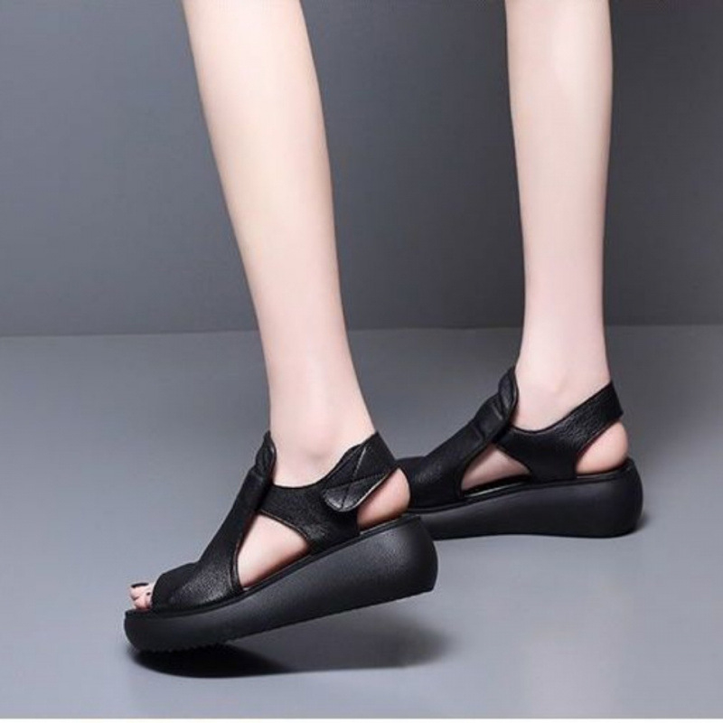 Mo Lian Pai rimske sandale od prave mekane kože, nove šuplje, mekane, neklizajuće, otporne na habanje, ženske majčinske cipele, ljeto 2025.