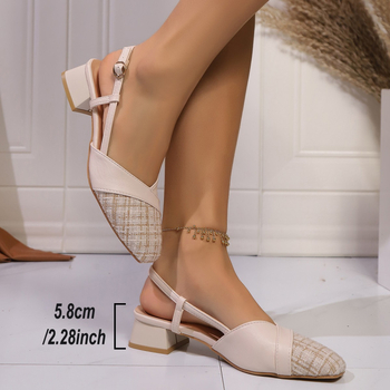 Σανδάλια Chanel Baotou με μεσαίο τακούνι, γυναικεία, τετράγωνα, καλοκαίρι 2025, νέο στυλ, μονόχρωμα, με ζώνη και πίσω όψη, μοντέρνα, με χοντρό τακούνι, μονόστρωμα, για γυναίκες.