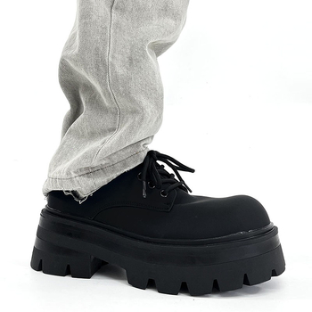 Μοντέρνα ανδρικά βρετανικά παπούτσια Derby με στρογγυλή μύτη, χοντρές σόλες και αυξημένο ύψος για κουμπάρους