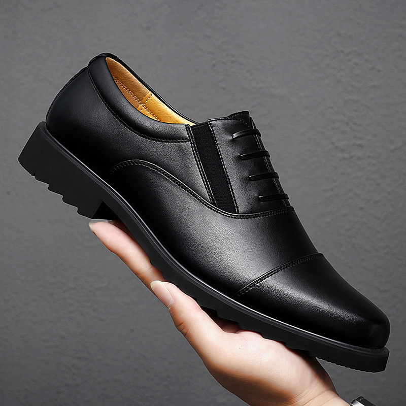 Veľkoobchodné nové pánske ležérne kožené topánky s gumenou podrážkou, pohodlné a priedušné topánky s špičkou, britské čierne kožené topánky