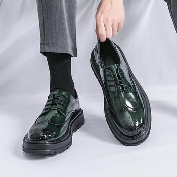 Pánske kožené topánky Nové obchodné spoločenské pánske topánky Brooke vyrezávané svadobné topánky v kórejskom štýle s hrubou podrážkou, trendy topánky pre mužov