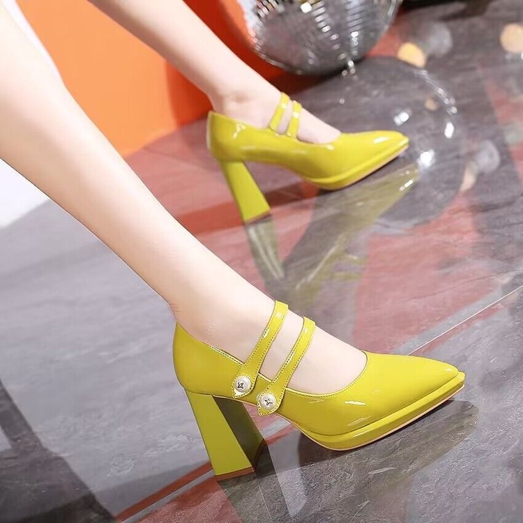 2025 Nový štýl dámskych topánok s perlovým remienkom a špicatou špičkou na hrubom podpätku, plytké ústa, módne banketové topánky