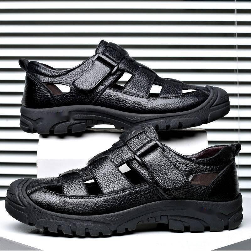 Ljetne prozračne sandale od prave kože za tate srednjih godina, ležerne sandale 2022., muške cipele od mekane kože s šupljom rupom i mekom površinom