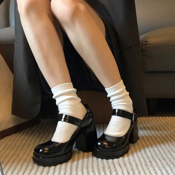 Νέα ψηλοτάκουνα παπούτσια Mary Jane με χοντρό τακούνι του 2023, γυναικεία μονά παπούτσια με λουστρίνι και τετράγωνο τακούνι