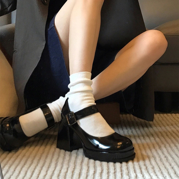 Νέα ψηλοτάκουνα παπούτσια Mary Jane με χοντρό τακούνι του 2023, γυναικεία μονά παπούτσια με λουστρίνι και τετράγωνο τακούνι