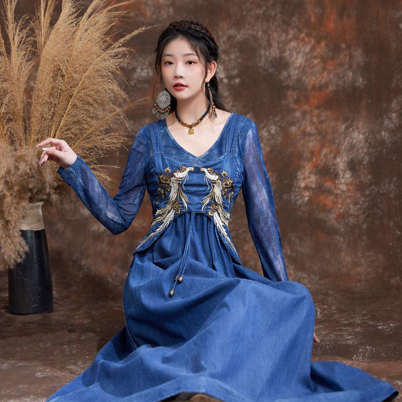 Jarné a letné nové dizajnové retro šaty s ramienkami, silnou výšivkou, golierom s jedným slovom, veľkými kyvadlovými šatami 82572