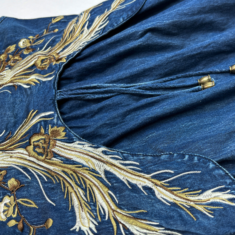 Jarné a letné nové dizajnové retro šaty s ramienkami, silnou výšivkou, golierom s jedným slovom, veľkými kyvadlovými šatami 82572