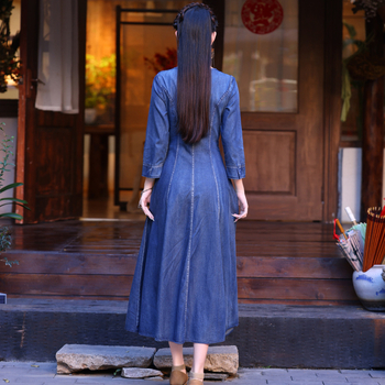 Dlhé džínsové šaty s výšivkou v vintage čínskom štýle, jar 2025, nové elegantné zoštíhľujúce šaty s dlhým rukávom 82657