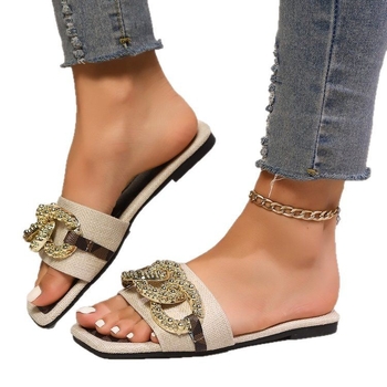 Ljeto 2025. Novi stil jednostavne vjetrovite otvorene prste za žene na plažu, vanjske trgovine, plus veličine, eksplozije, ravno dno, četvrtaste modne sandale i papuče