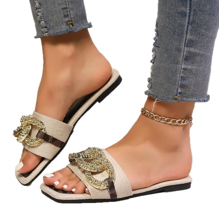 Ljeto 2025. Novi stil jednostavne vjetrovite otvorene prste za žene na plažu, vanjske trgovine, plus veličine, eksplozije, ravno dno, četvrtaste modne sandale i papuče