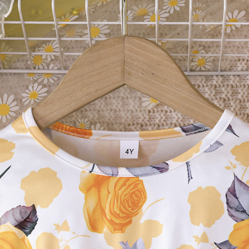 Išskirtinė tarpvalstybinė pavasario ir rudens mergaičių marginta laisvalaikio suknelė. Mergaičių ilgarankovė tinklinio audinio suknelė.