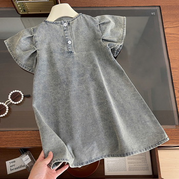 Dievčenské letné šaty s krátkym rukávom 2025 Nový detský štýl mäkkej džínsovej sukne pre dievčatká, módne princeznovské šaty