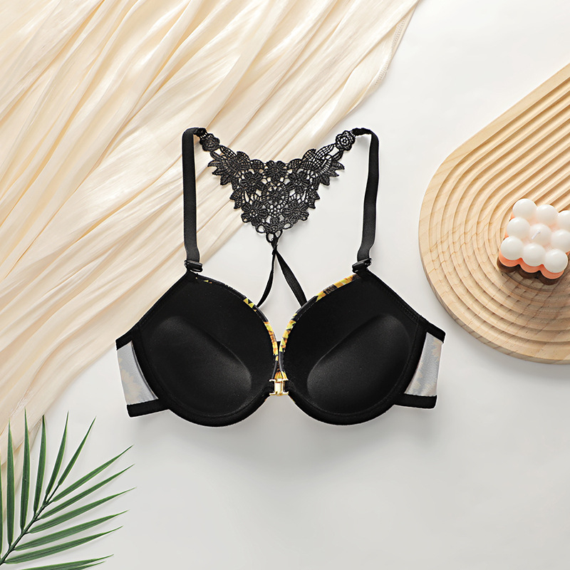 Pandlaga esiosaga seksikas pesukostüüm laos pitsist push-up rinnahoidja noorele tüdrukule, krüsanteemidega rinnahoidja