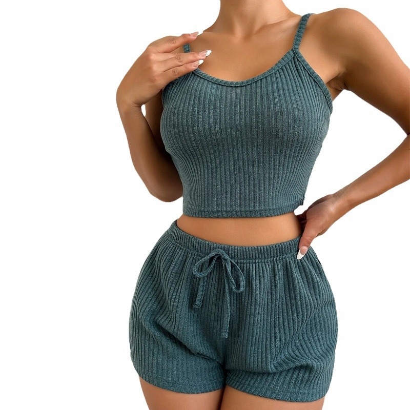 2025 Nový cezhraničný európsky a americký závesný top s odhaleným pupkom, štíhle šortky, spodná časť dámskeho módneho obleku v čistoj farbe