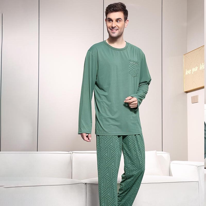 [Pārrobežu ekskluzīvi] 2025. gada pavasara un rudens jaunās garās piedurknes vīriešu pidžamas ar apkakli, plus izmēra kokvilnas imitācijas piena zīda mājas apģērbs