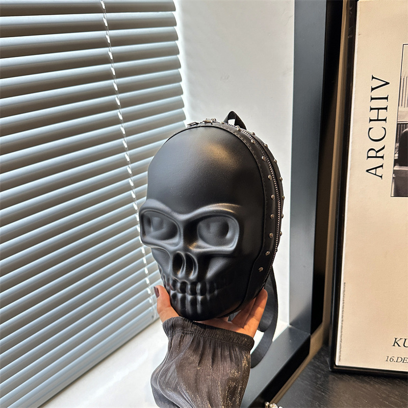 Osobna mala torba s lubanjem, ženska, novi stil, dvostruko rame, ležerna torba s 3D dizajnom lubanje, s lancem i trakama, 2024.