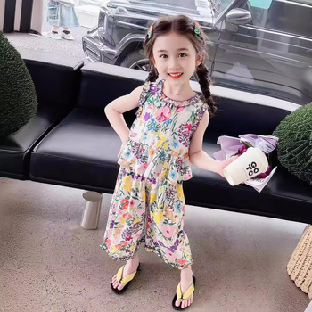 Trendovski cvjetni komplet za djevojčice za ljeto 2025., novi korejski čipkasti top bez rukava i široke hlače, dvodijelni set