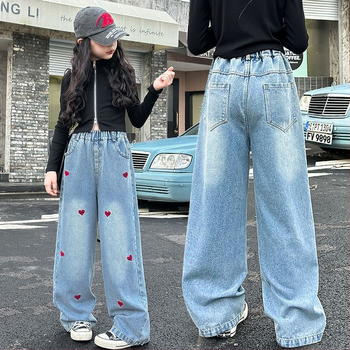 Piiriülesed tüdrukute kevad- ja sügisteksad 2025. aastaks. Uued Korea stiilis keskmise ja suure laste moe armastuskirjaga tikitud teksad. Trendikad