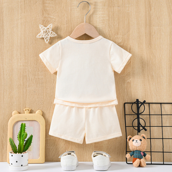 Καλοκαιρινό Νέο Αγόρι με Στρογγυλή Λαιμόκοψη, Κοντό Μανίκι, Σορτς με Τύπωμα Αλφάβητου, Casual Κοστούμι