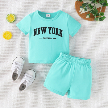 Καλοκαιρινό Νέο Αγόρι με Στρογγυλή Λαιμόκοψη, Κοντό Μανίκι, Σορτς με Τύπωμα Αλφάβητου, Casual Κοστούμι