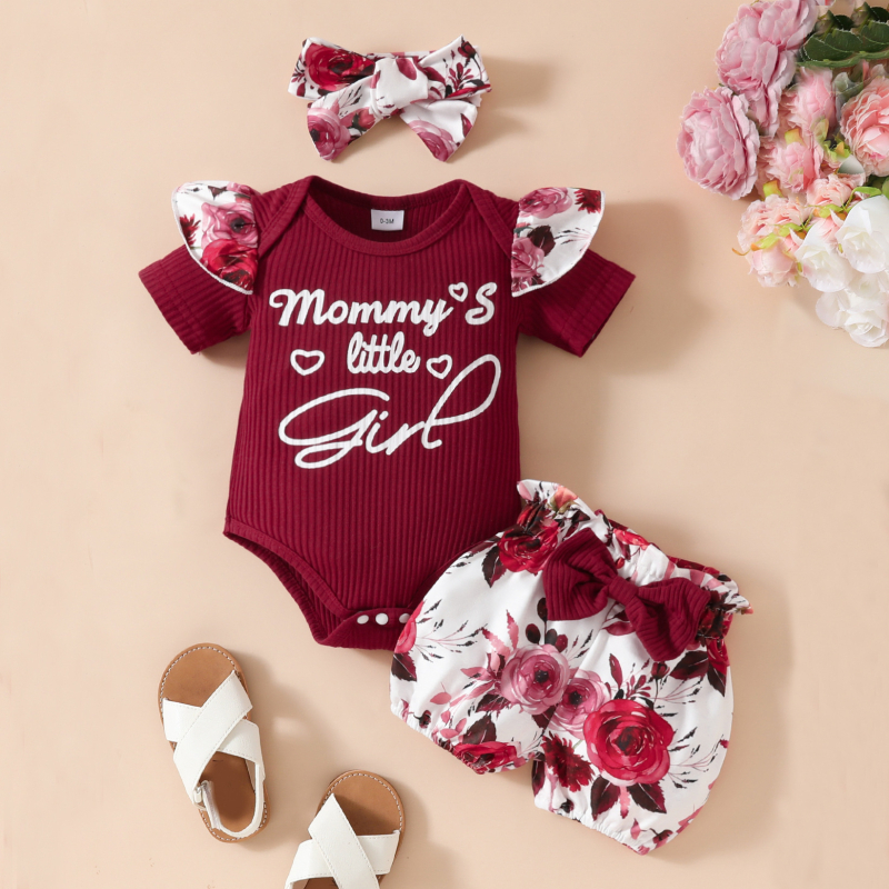 Ljetni set kratkih rukava s natpisom "Majčina djevojčica" i trokutastom Harper mašnom za 2024. godinu