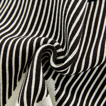 ins2020 Jesenski muški pleteni džemper za bebe, korejski crtani kardigan, muški džemper za 100 dana