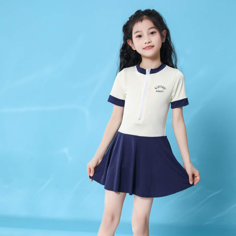 Mergaičių vienetinis maudymosi kostiumėlis jaunesniųjų klasių moksleiviams, greitai džiūstantis maudymosi kostiumėlis mergaitėms, korėjietiško stiliaus karštųjų versmių konservatyvus vientisas maudymosi kostiumėlis su sijonu