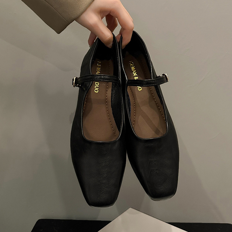 Dámske elegantné kožené topánky vo francúzskom retro štýle z mäkkej kože z roku 2024, nové, kórejské, so štvorcovou špičkou, ploché topánky Mary Jane s plytkými ústami