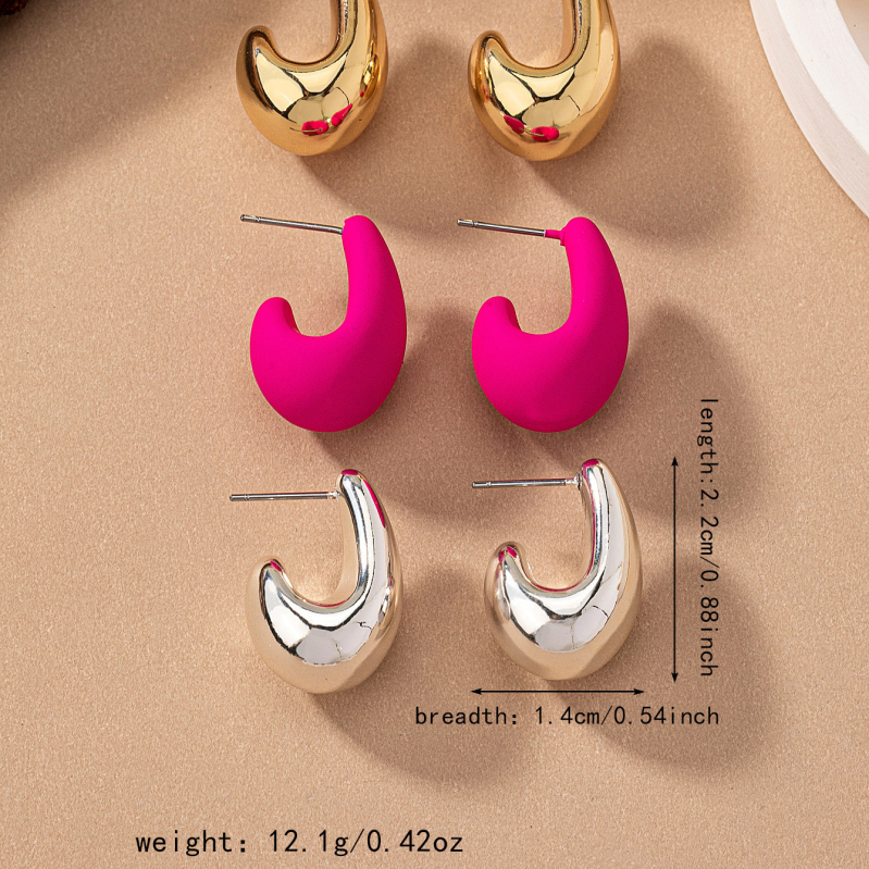 Euroopa ja Ameerika Ühendriikide piiriülesed moekad mitmevärvilised kõrvarõngad, mis sobivad temperamendiga, lihtsa ja kõrgetasemelise tundega pendeldamiseks ja pidutsemiseks. Kõik-ühes-ühes