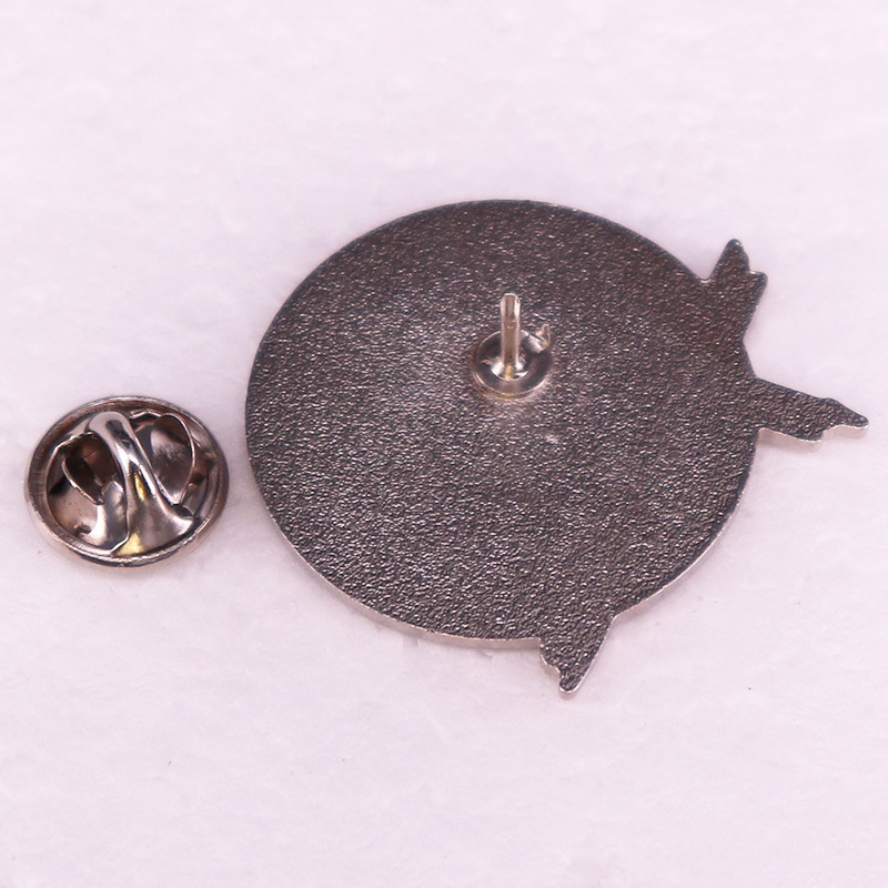 Modlite sa za to Modlite sa za to Brošňa s krížovým odznakom Doplnky