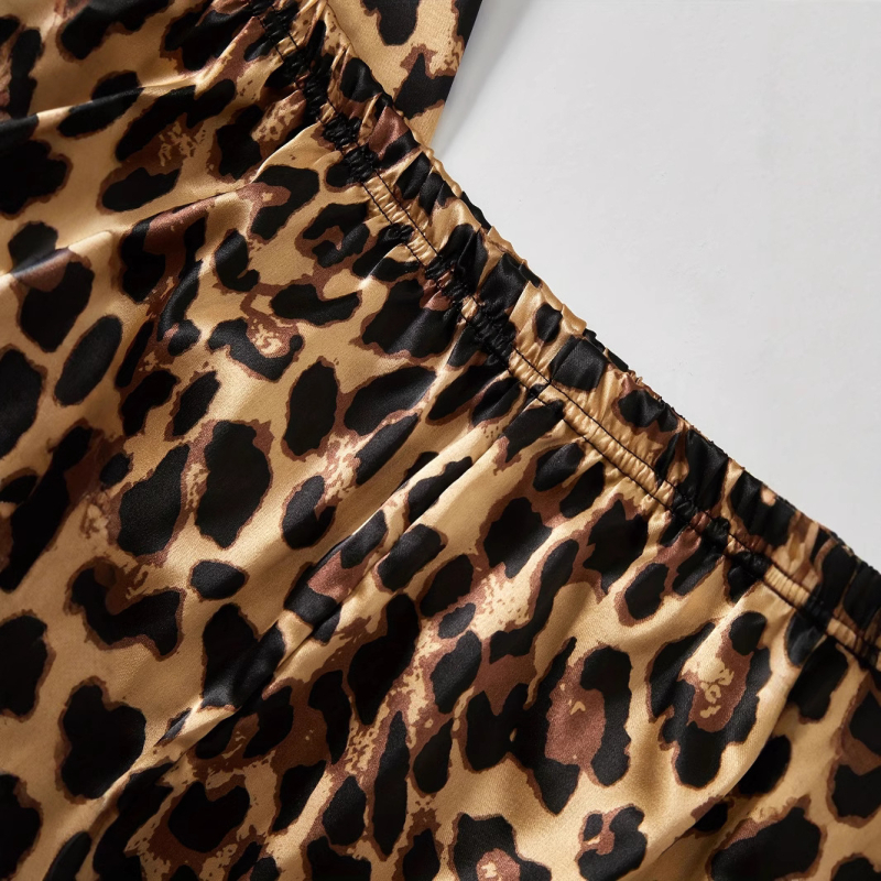 Pánske módne pyžamové pyžamo s leopardím vzorom, krátkym rukávom a šortkami, pohodlné a šetrné k pokožke, pohodlné pánske ležérne oblečenie