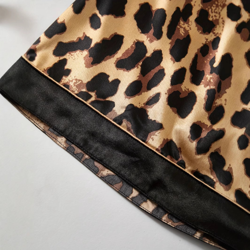 Pánske módne pyžamové pyžamo s leopardím vzorom, krátkym rukávom a šortkami, pohodlné a šetrné k pokožke, pohodlné pánske ležérne oblečenie