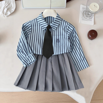 Jesenné dievčenské šaty v štýle vysokej školy 2024, štýlová pruhovaná košeľa, skladaná sukňa, dvojdielna súprava
