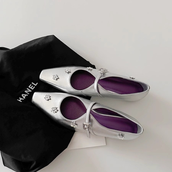 Έκδοση από δέρμα προβάτου ~ Γαλλικά στρας με αυξημένο μικρό τετράγωνο κεφάλι, ρηχά στόμια, γυναικεία παπούτσια με ασημένια παπούτσια Mary Jane