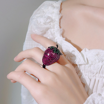 Pārspīlēti atvērts gredzens ar zemeņu rotaslietām, melns zelts, krāsains dārgums, modes sieviešu greznība, Eiropas un Amerikas stils, augstas klases vairumtirdzniecības preces