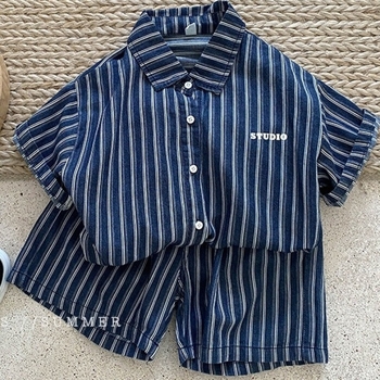 Detský oblek s krátkym rukávom 2023 Letné detské oblečenie Western štýl Detské chlapčenské košeľové šortky s vertikálnymi pruhmi Dvojdielna súprava Trendy