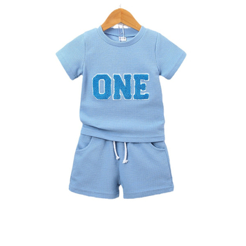 Ljetni dvodijelni set za dječake s jednogodišnjim rođendanskim pismom, vezom i kratkim rukavima