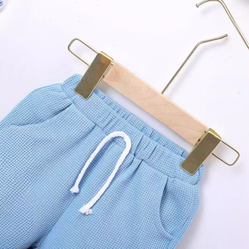 Ljetni dvodijelni set za dječake s jednogodišnjim rođendanskim pismom, vezom i kratkim rukavima