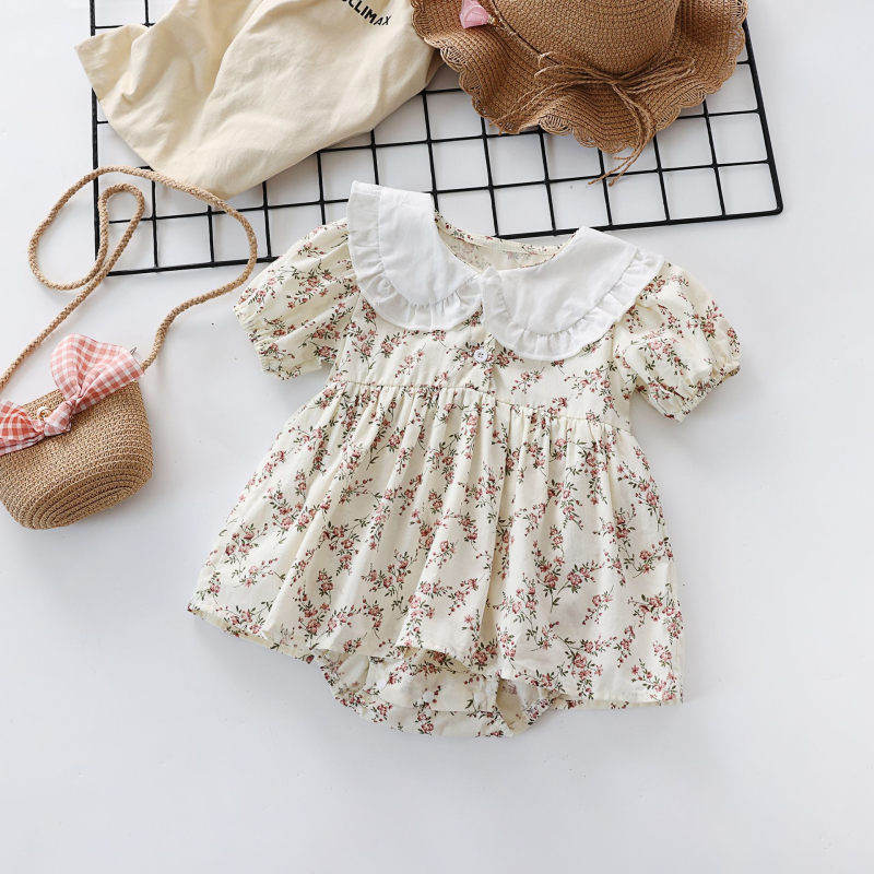 Letný dievčenský jednodielny overal v kórejskom štýle s kvetinovým vzorom a volánikom, trojuholníkový overal.