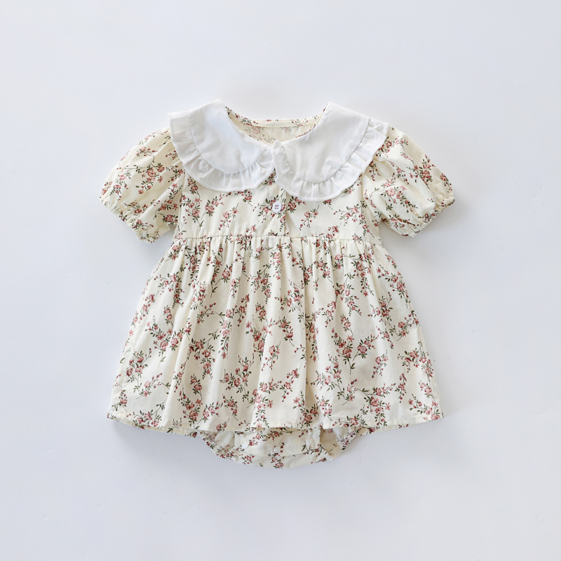 Letný dievčenský jednodielny overal v kórejskom štýle s kvetinovým vzorom a volánikom, trojuholníkový overal.