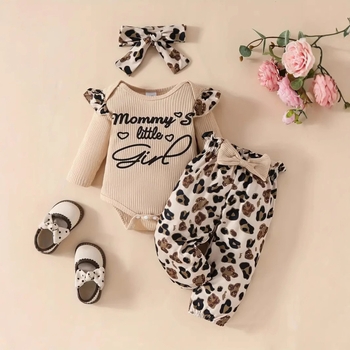 Oblečenie s dlhým rukávom a trojuholníkovou mašľou s potlačou písmena „Mamino dievčatko“ s cezhraničnými jarnými a jesennými výbuchmi