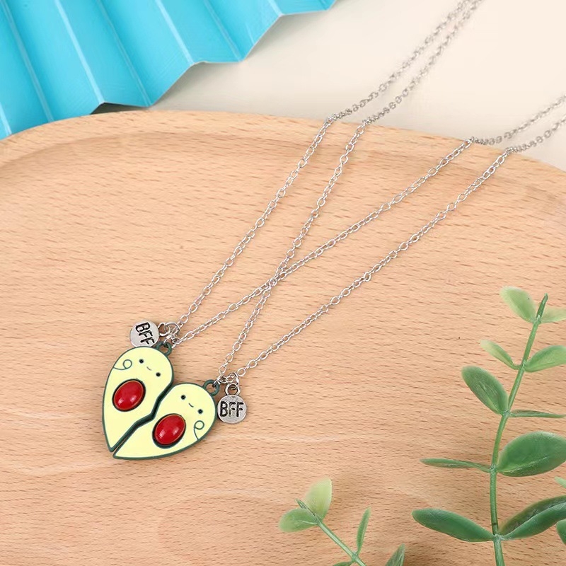 Nova ogrlica i narukvica s magnetom od avokada i privjeskom za dobrog prijatelja iz druge zemlje