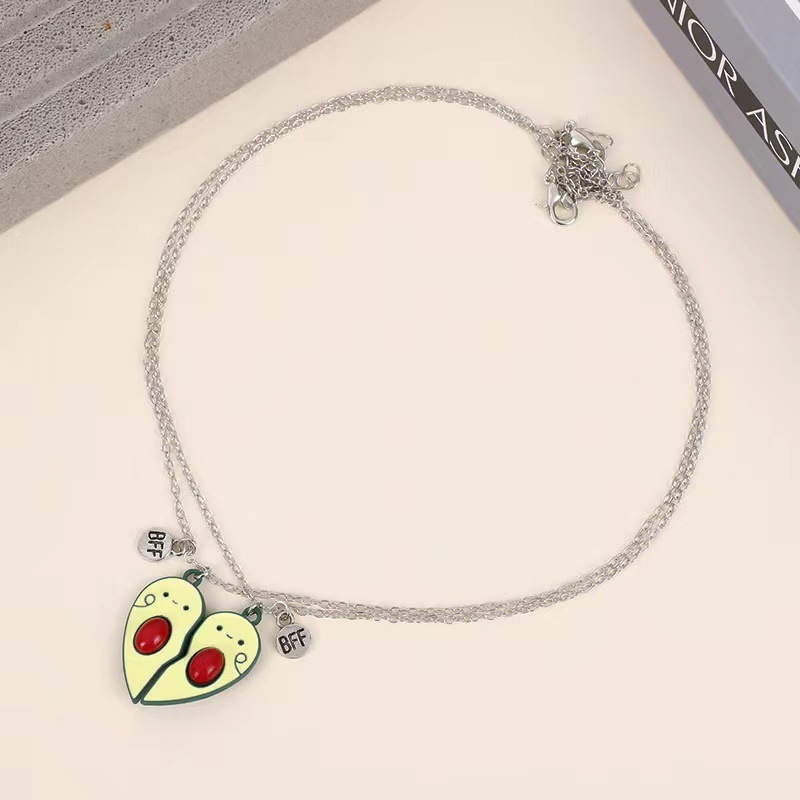 Nova ogrlica i narukvica s magnetom od avokada i privjeskom za dobrog prijatelja iz druge zemlje