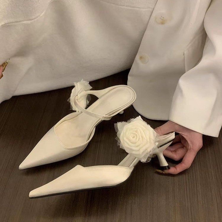 Krása je závratná! Krásne svieže zelené vysoké podpätky, dámske papuče s ostrou špičkou a ihličkovým podpätkom v sandáloch s rozprávkovým vzorom