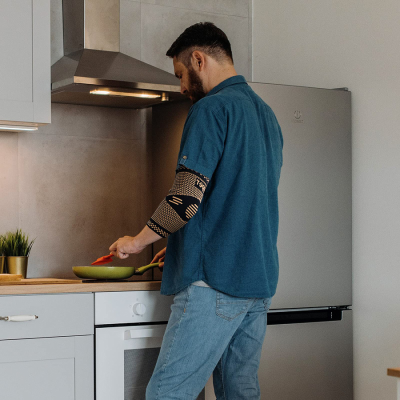 Megztos slėginės sportinės alkūnių apsaugos, krepšinio neslystančios, kvėpuojančios, patvarios rankų apsaugos, teniso spaudimo gulint alkūnių apsaugos, neperšlampamos.